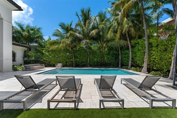 $8,750,000 | 229 Golden Beach Drive, Golden Beach, FL 33160
