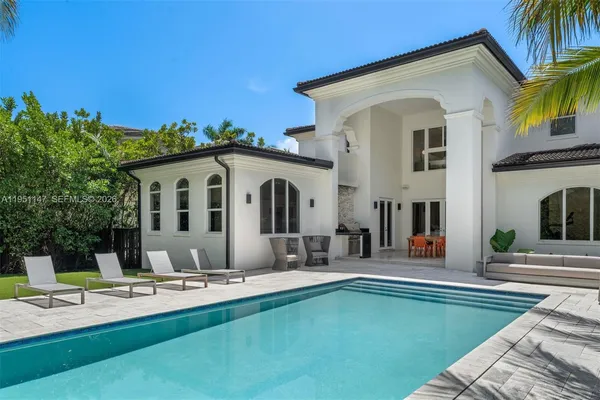 $8,750,000 | 229 Golden Beach Drive, Golden Beach, FL 33160
