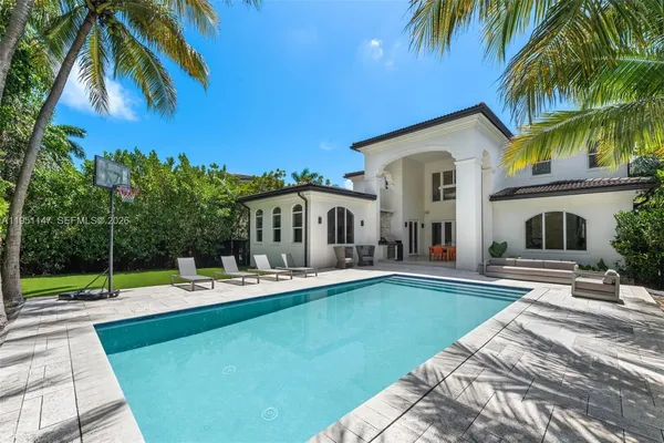 $8,750,000 | 229 Golden Beach Drive, Golden Beach, FL 33160
