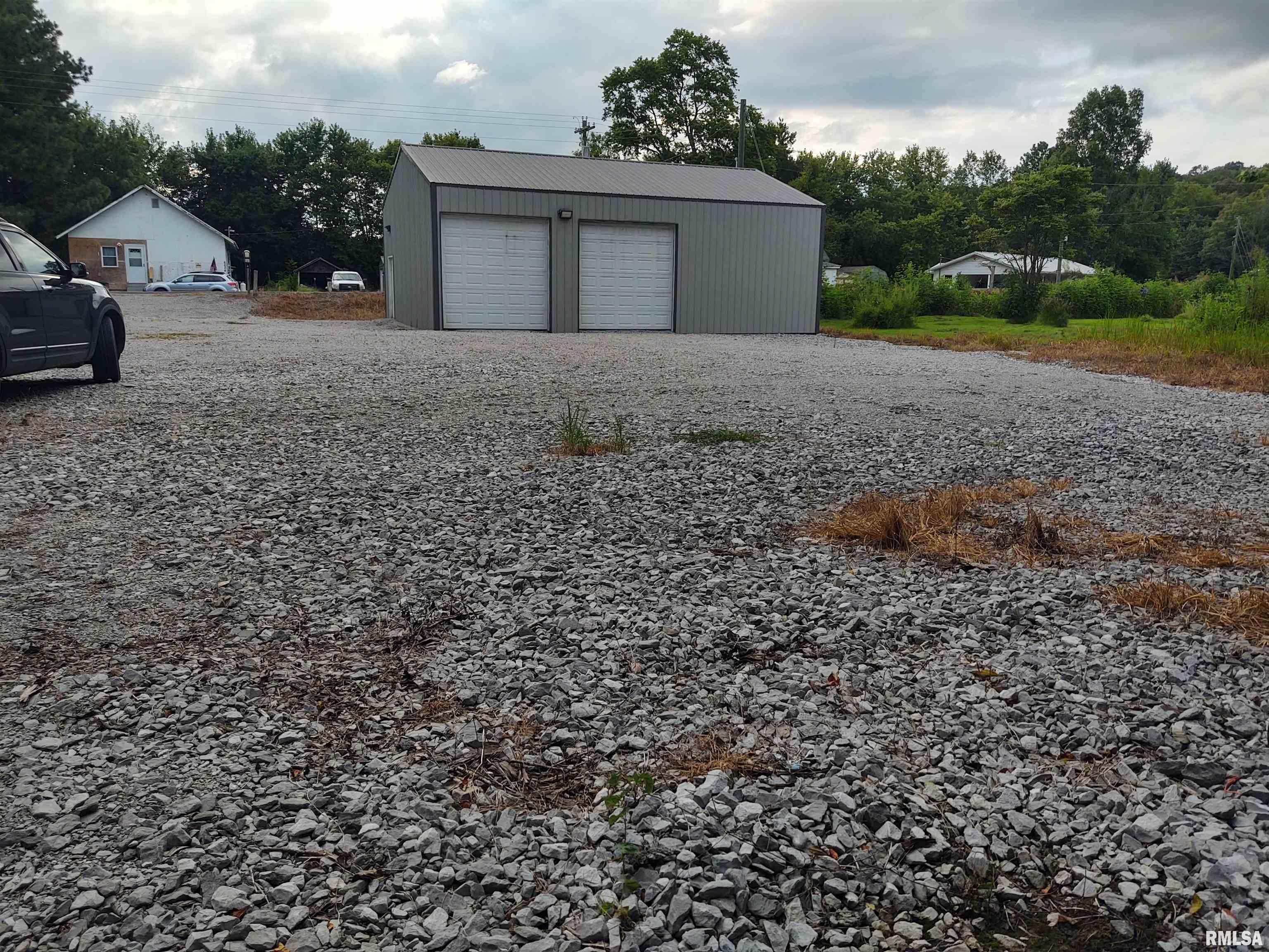 6625 Reevesville Road Grantsburg, IL 62943 - Photo 3 of 5