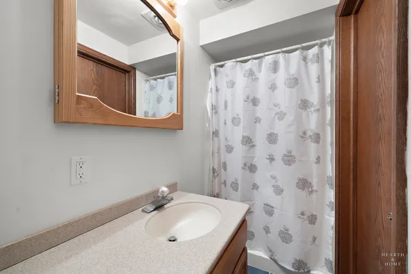 $399,900 | 582 Arthur Drive, Cary, IL 60013