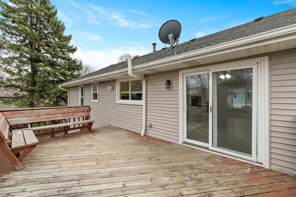 $399,900 | 582 Arthur Drive, Cary, IL 60013