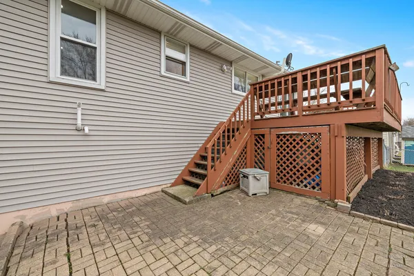 $399,900 | 582 Arthur Drive, Cary, IL 60013