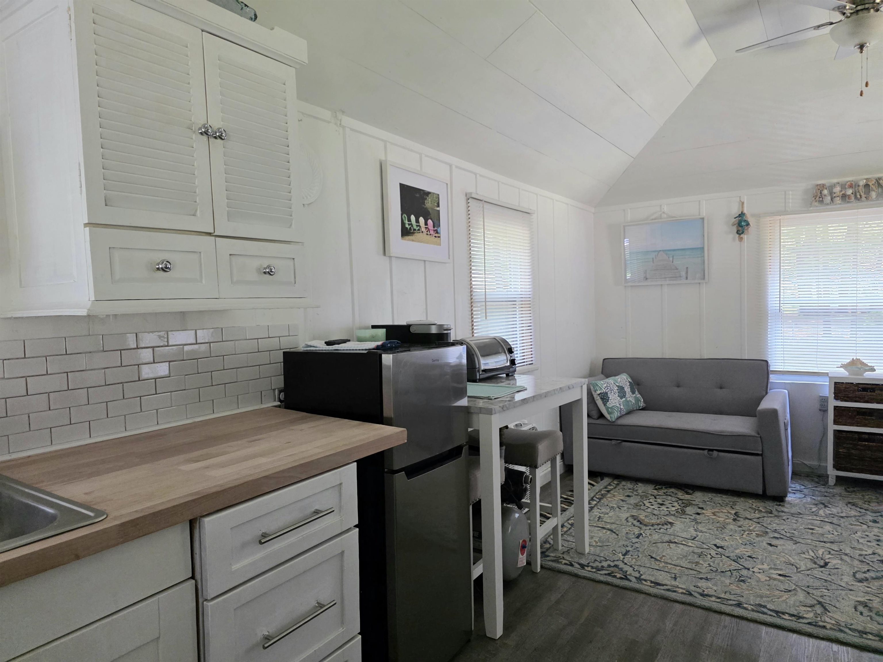219 Colony Road East Tawas, MI 48730 - Photo 8 of 20 1950091-f5a4c7c8-c313-4037-8566-92bd2f7f1339.JPG