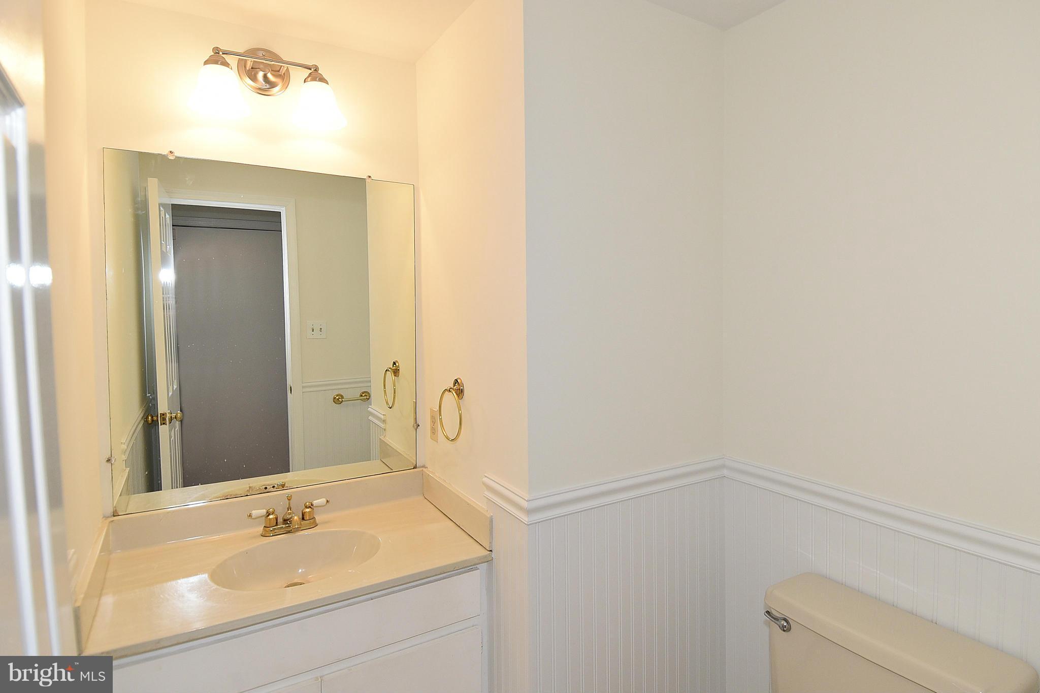 10823 Cross School Road Reston, VA 20191 - Photo 16 of 30 Bath