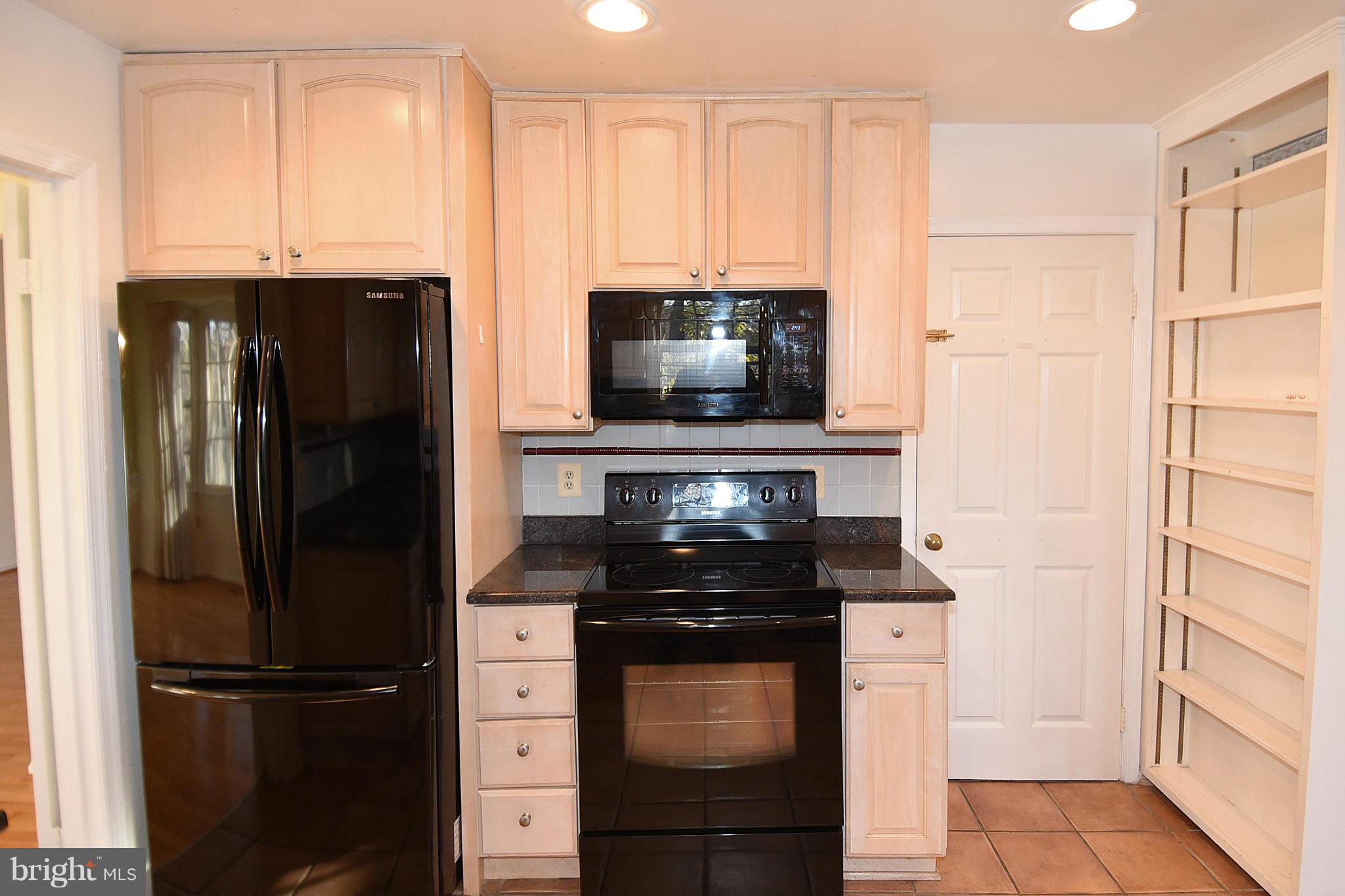 10823 Cross School Road Reston, VA 20191 - Photo 10 of 30 Kitchen