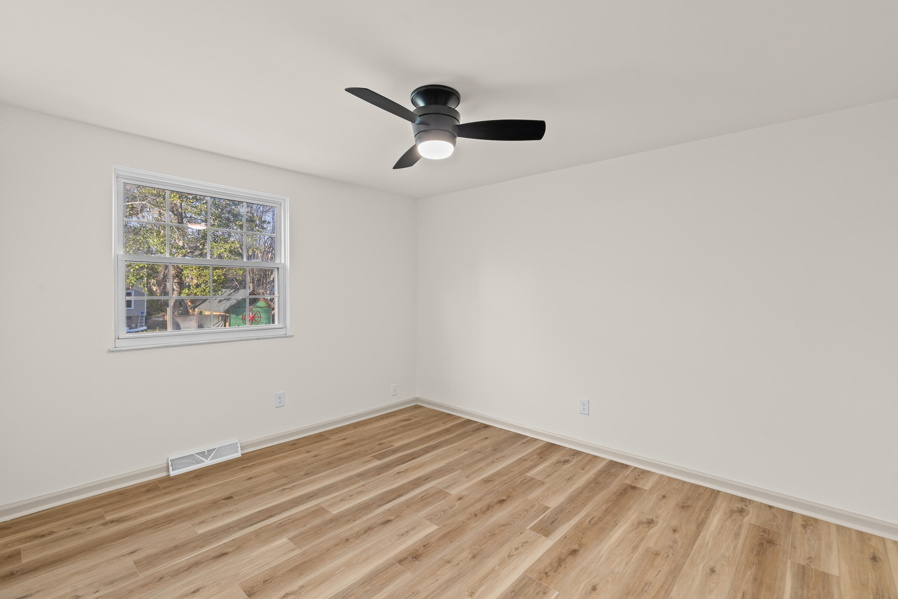 109 Woodthrush Road Summerville, SC 29485 - Photo 29 of 39 109-Woodthrush-20