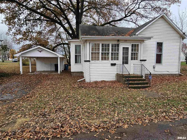$109,500 | 207 North 8th Street, Mount Vernon, IL 62864