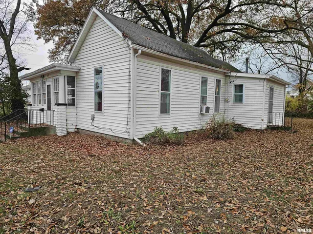 $109,500 | 207 North 8th Street, Mount Vernon, IL 62864