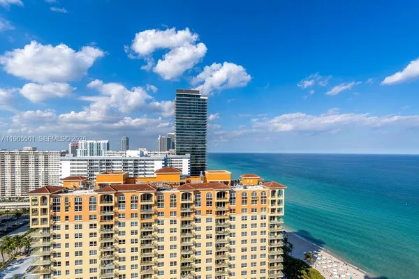 $3,000 | 3140 South Ocean Drive, Unit PH7, Hallandale Beach, FL 33009