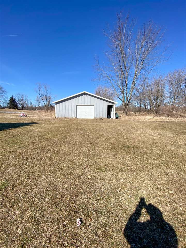 13376 North Adams Road Addison, MI 49220 - Photo 9 of 11 Photo 9