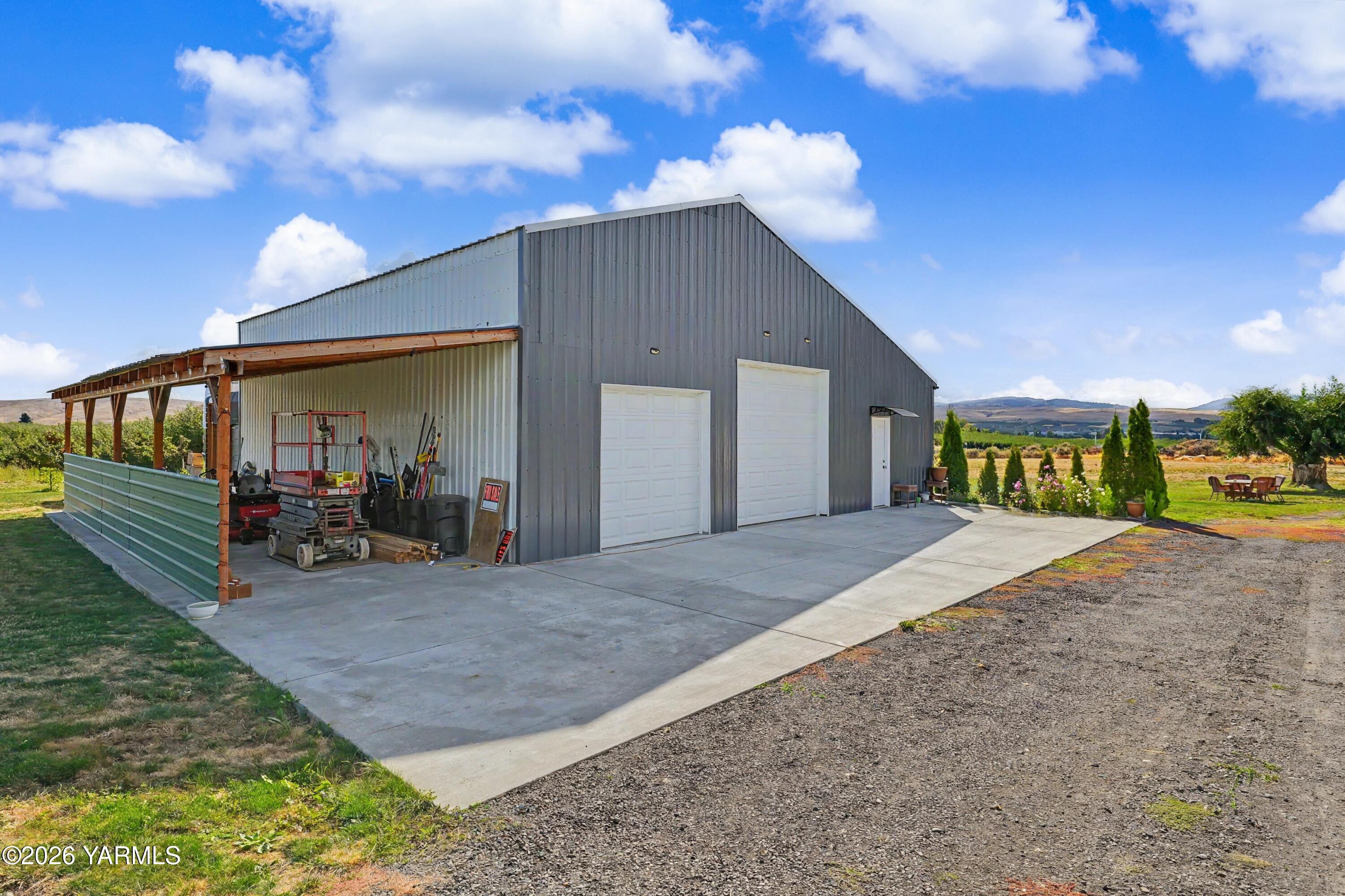230 Potter Road Tieton, WA 98947 - Photo 4 of 24 36_outbuilding-exterior