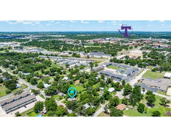 a picture of city view with lots of green space