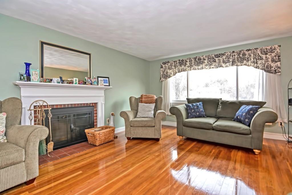 27 Highgate Road Framingham, MA 01701 - Photo 4 of 26 Gallery Image 4