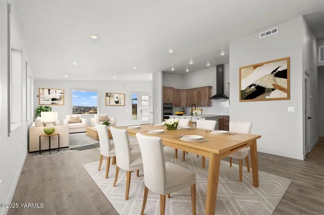 $699,000 | 611 Vista Del Sol, Selah, WA 98942