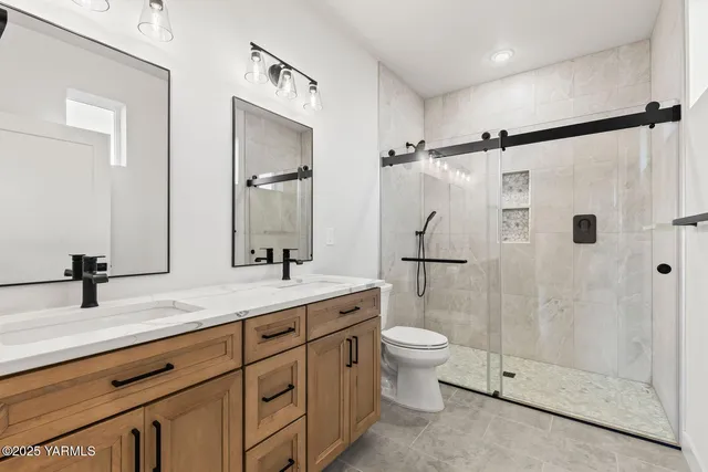 $699,000 | 611 Vista Del Sol, Selah, WA 98942