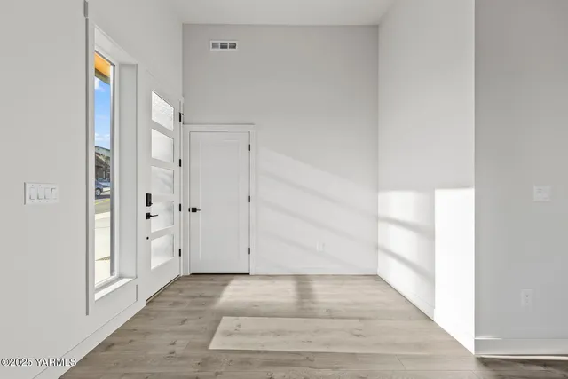 $699,000 | 611 Vista Del Sol, Selah, WA 98942