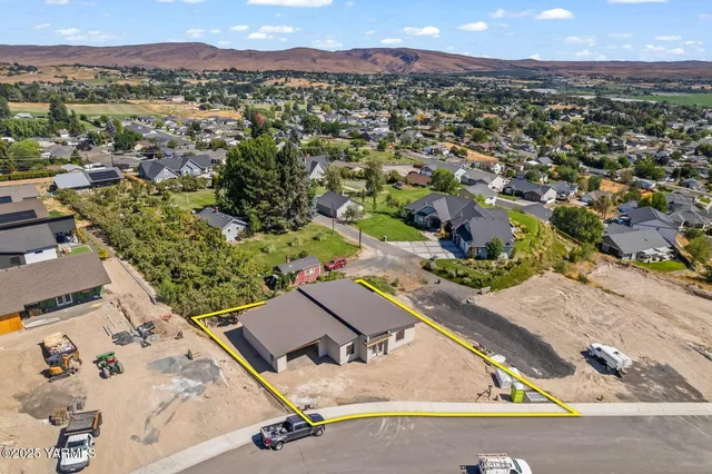 $699,000 | 611 Vista Del Sol, Selah, WA 98942