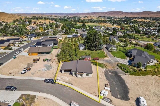 $699,000 | 611 Vista Del Sol, Selah, WA 98942