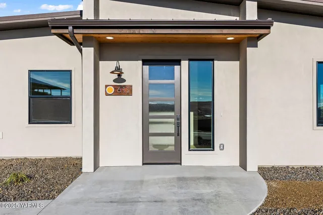 $699,000 | 611 Vista Del Sol, Selah, WA 98942