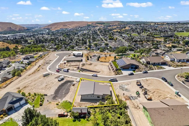$699,000 | 611 Vista Del Sol, Selah, WA 98942