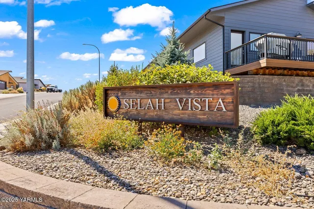 $699,000 | 611 Vista Del Sol, Selah, WA 98942
