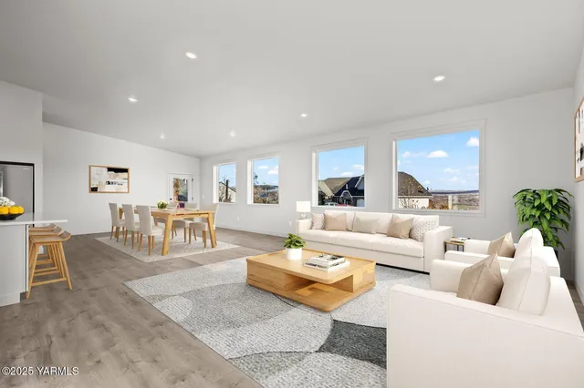 $699,000 | 611 Vista Del Sol, Selah, WA 98942