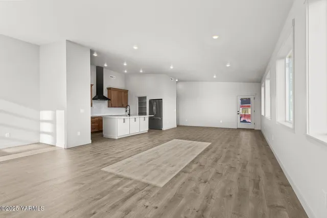 $699,000 | 611 Vista Del Sol, Selah, WA 98942