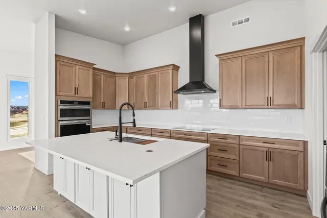 $699,000 | 611 Vista Del Sol, Selah, WA 98942