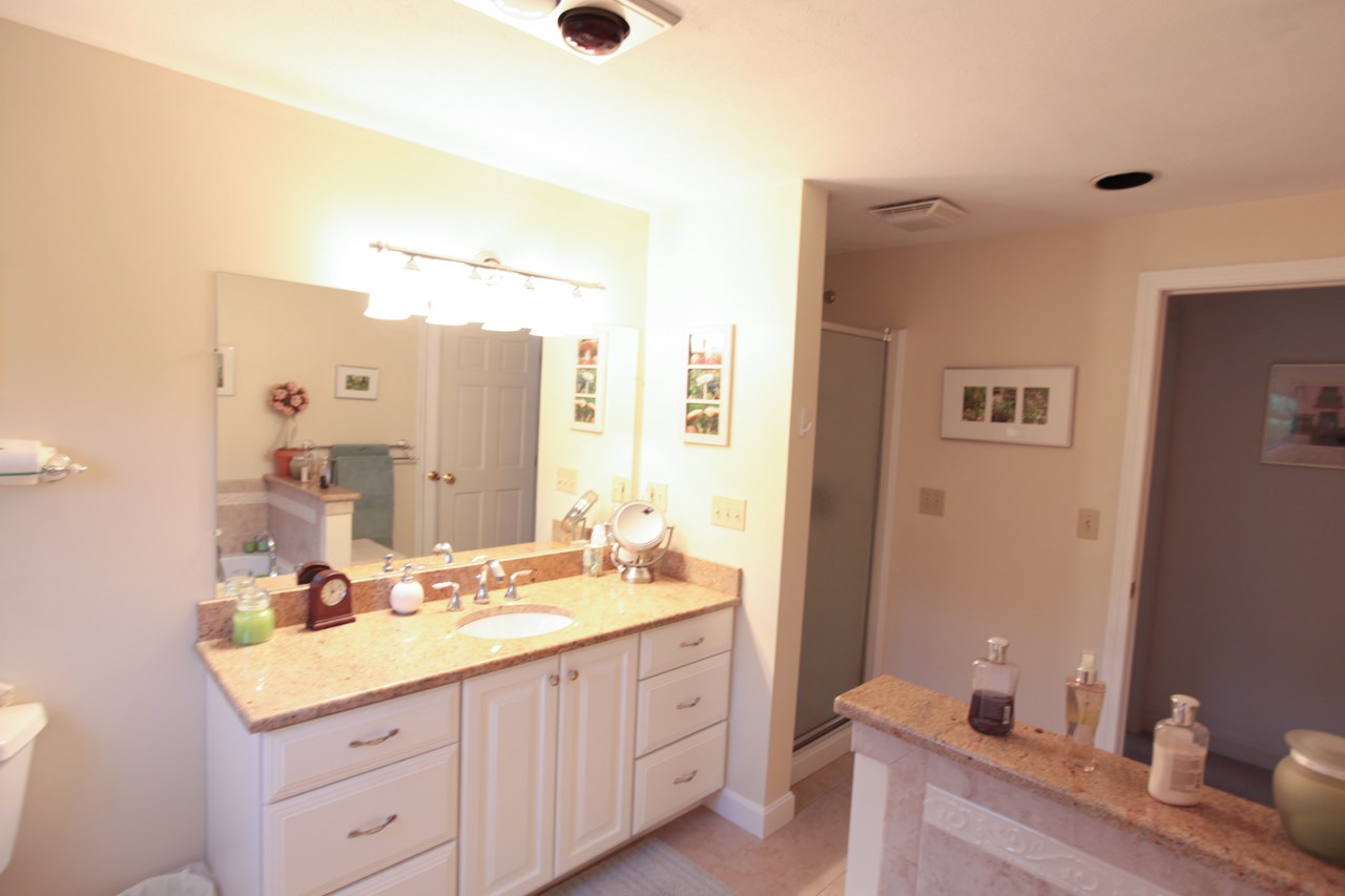 10 Lane Road Derry, NH 03038 - Photo 22 of 39