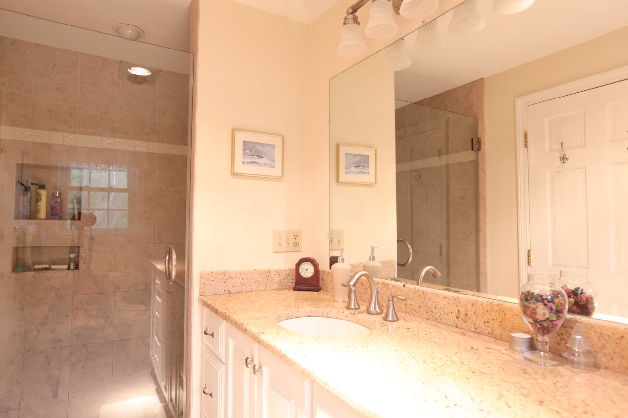 10 Lane Road Derry, NH 03038 - Photo 23 of 39