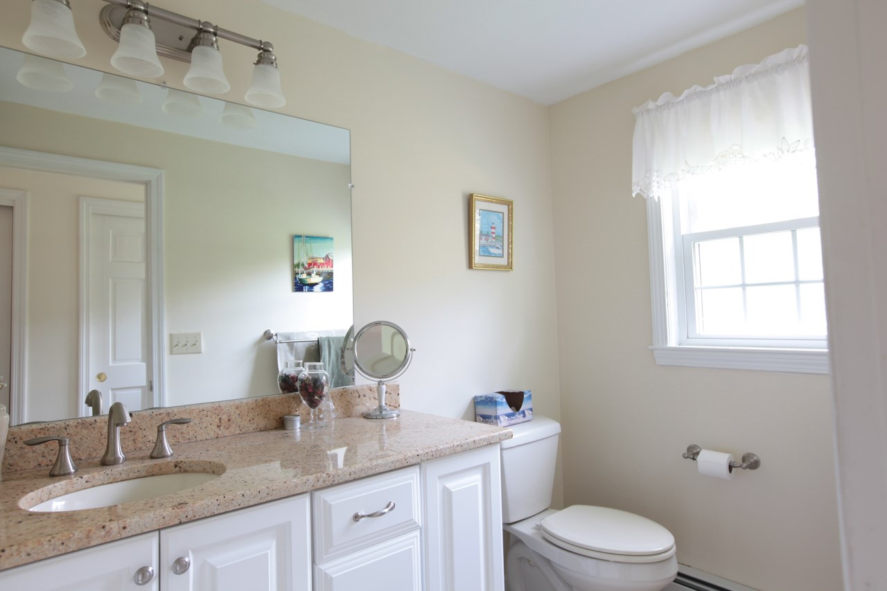 10 Lane Road Derry, NH 03038 - Photo 25 of 39