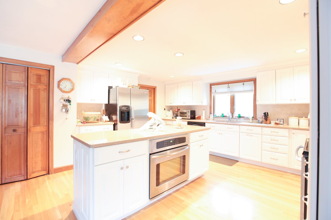 10 Lane Road Derry, NH 03038 - Photo 6 of 39