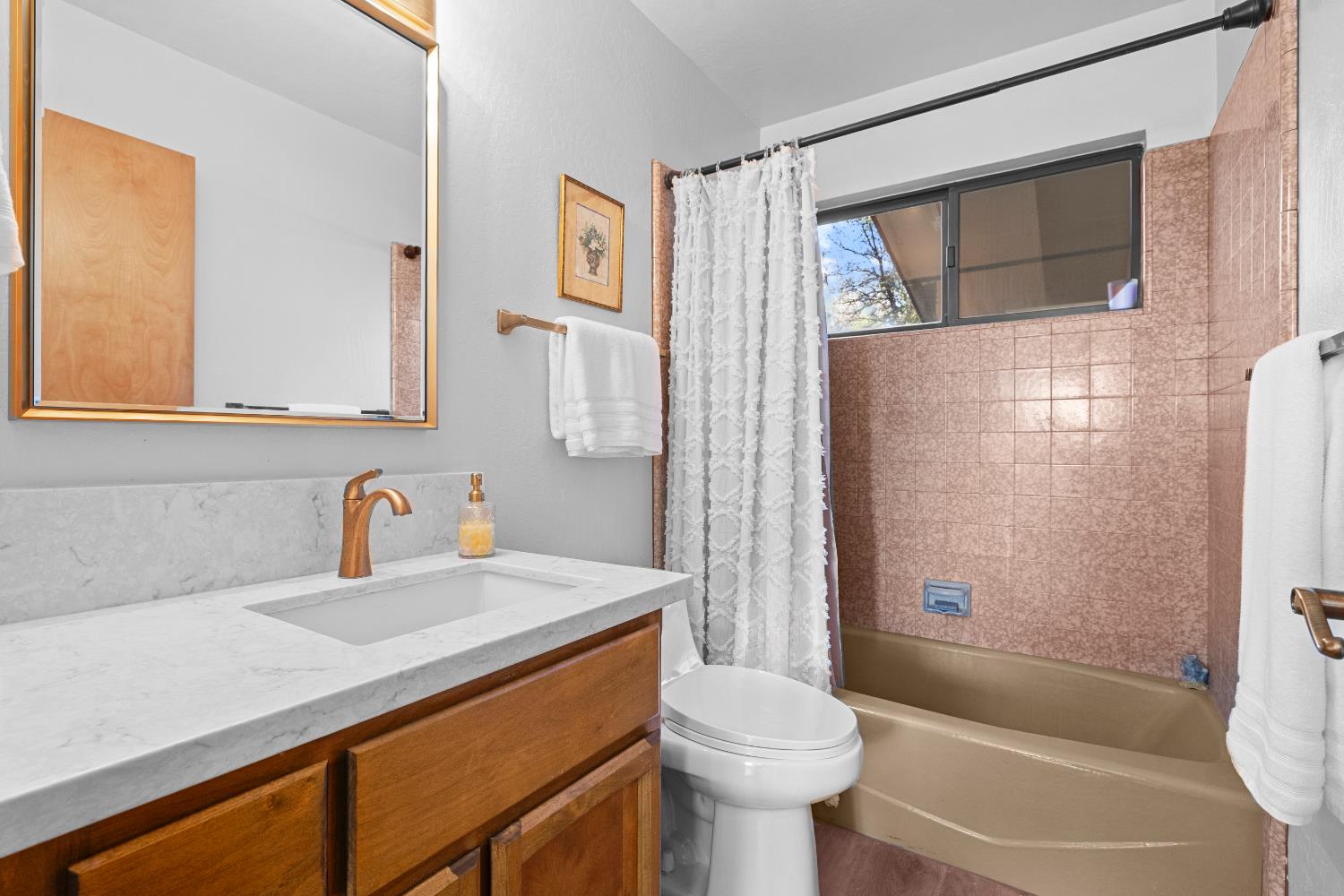 11700 Quail Road Auburn, CA 95602 - Photo 13 of 44 Bathroom (Downstairs)