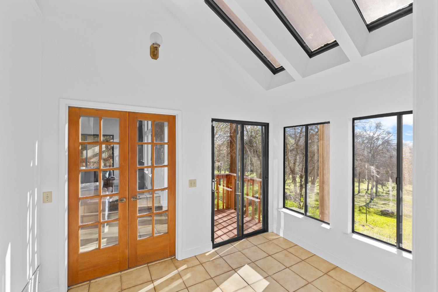 11700 Quail Road Auburn, CA 95602 - Photo 4 of 44 Sunroom