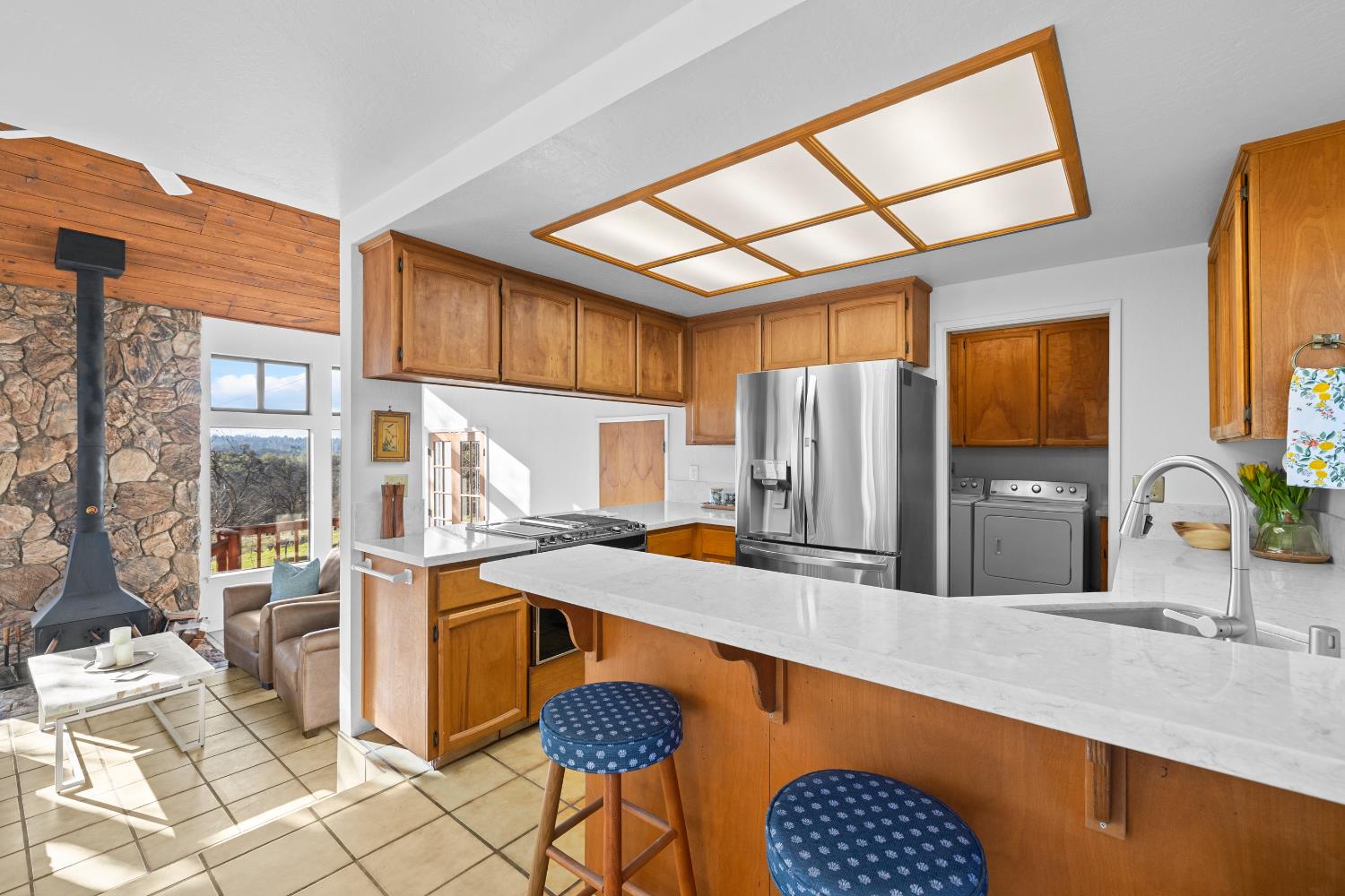 11700 Quail Road Auburn, CA 95602 - Photo 8 of 44 Kitchen looking towards Livingroom