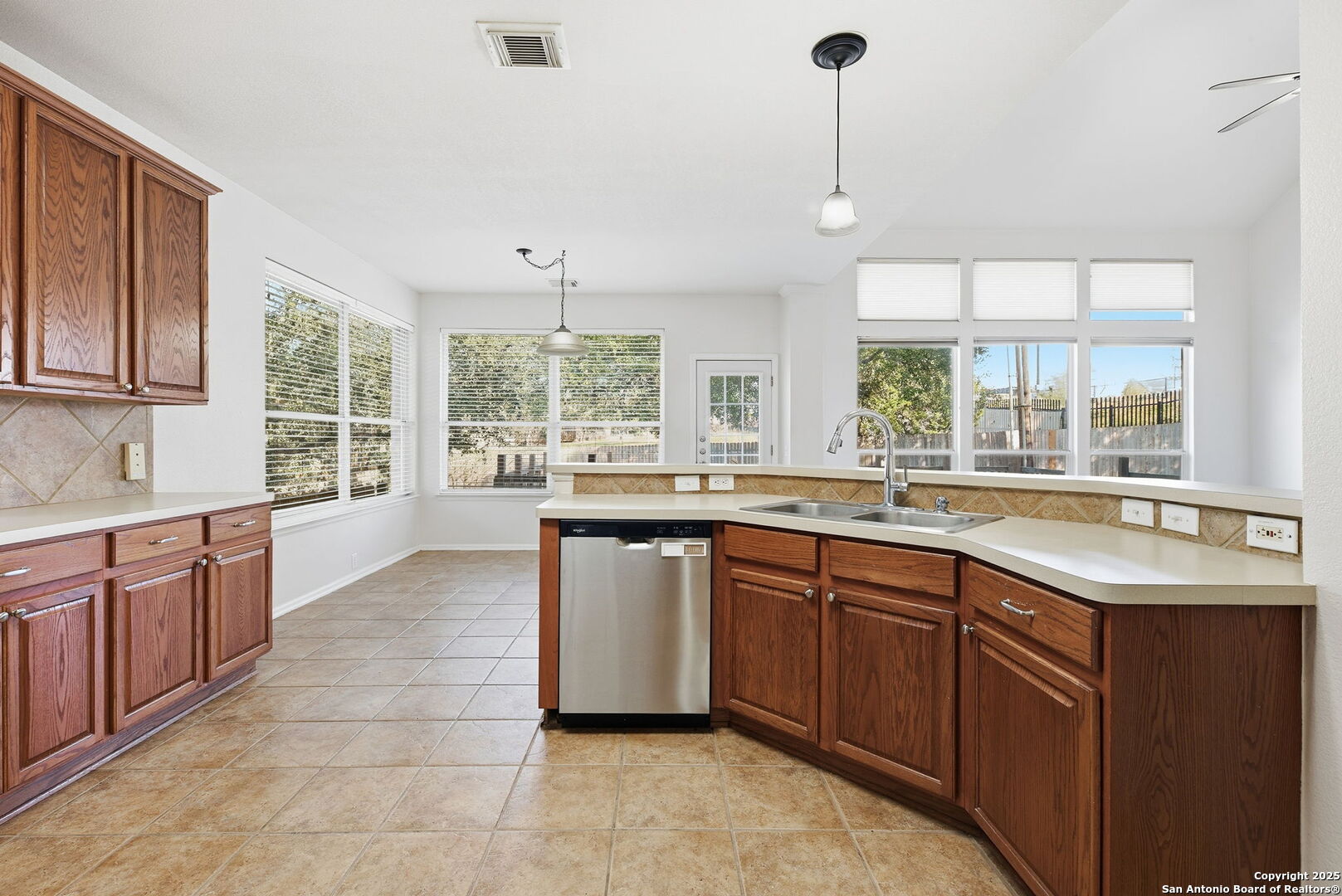 4226 Luckenbach Road San Antonio, TX 78251 - Photo 9 of 43