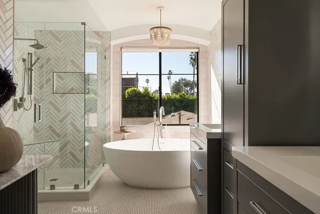 $2,995,000 | 736 14th Street, Huntington Beach, CA 92648