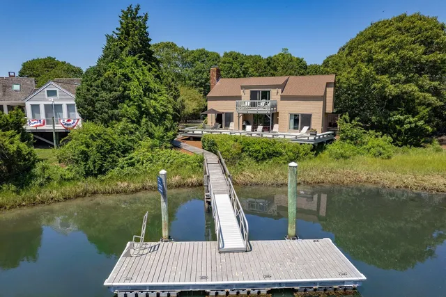 $1,950,000 | 8 Taffrail Way, Mashpee, MA 02649
