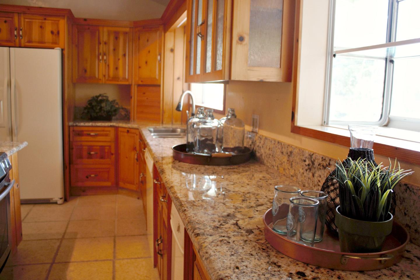 563 Paradise Road Salinas, CA 93907 - Photo 3 of 16 Gallery Image 3