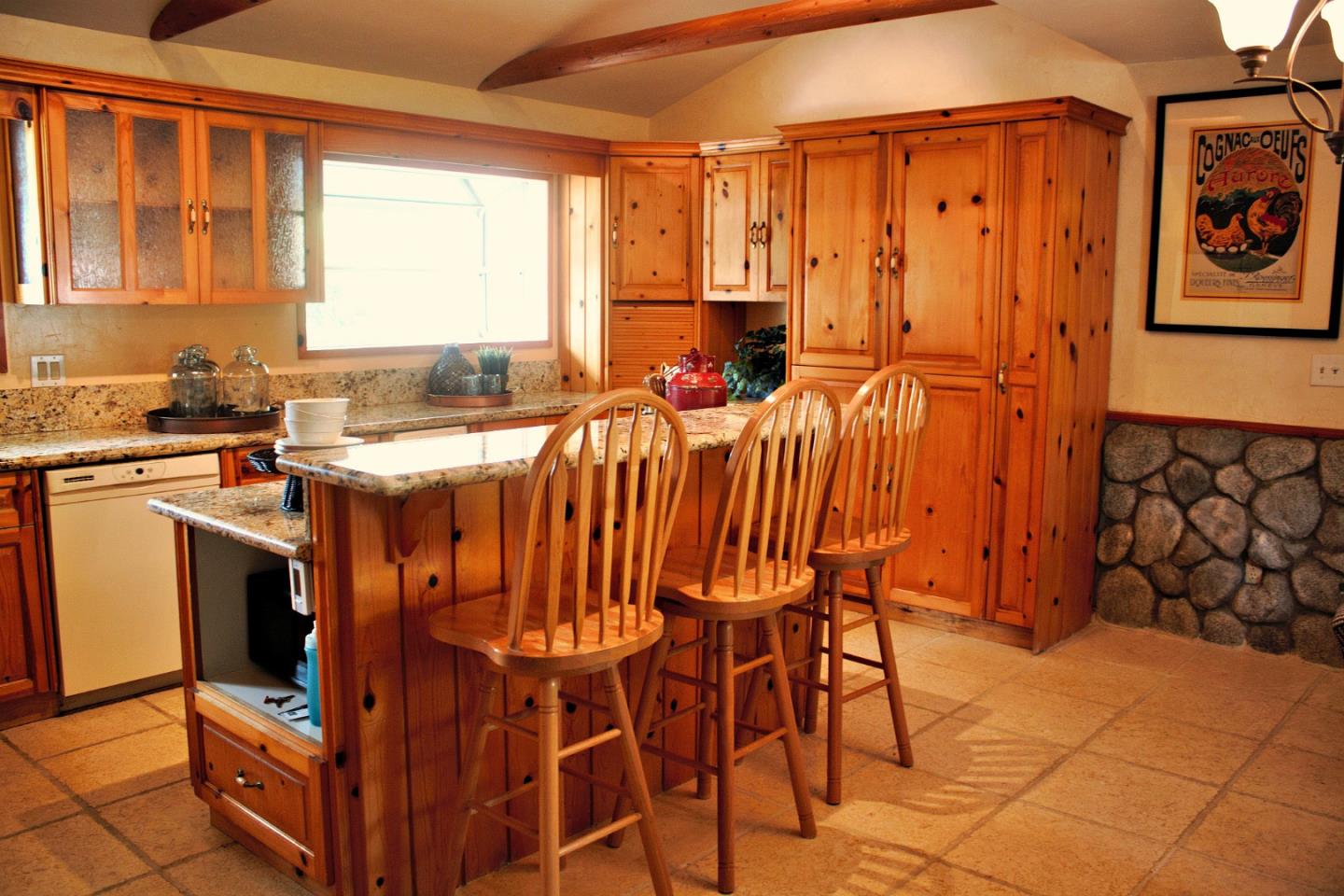 563 Paradise Road Salinas, CA 93907 - Photo 4 of 16 Gallery Image 4