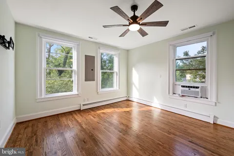 $1,029,900 | 250 West Main Street, Purcellville, VA 20132