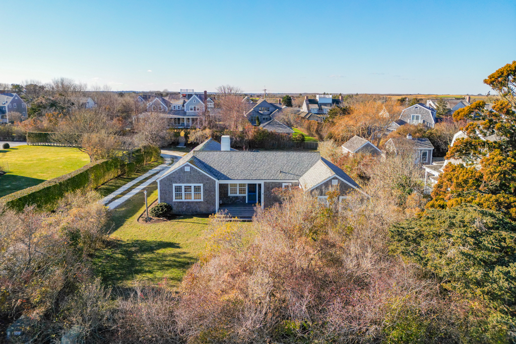 34 Baxter Road Nantucket, MA 02554 - Photo 2 of 31 Gallery Image 2