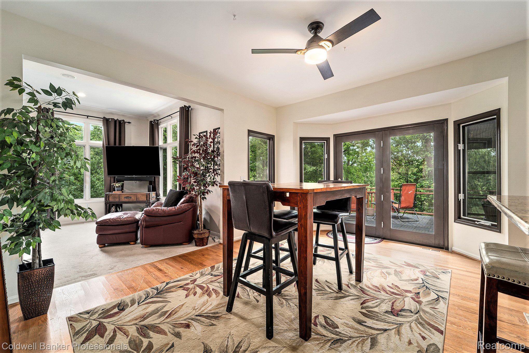 10249 Silver Lake Road Brighton, MI 48116 - Photo 11 of 34 Breakfast Room