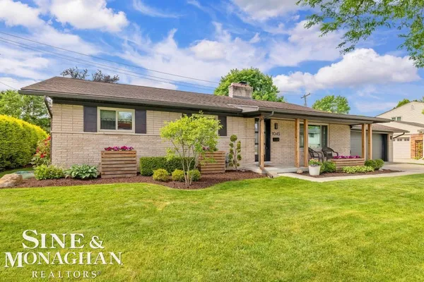 $539,000 | 1045 Marian Court, Grosse Pointe Woods, MI 48236