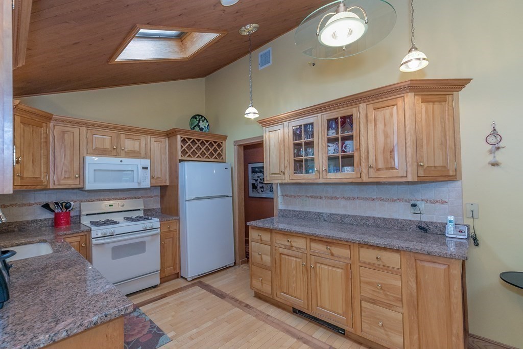 14 Lasallette Road, Unit 14 Billerica, MA 01821 - Photo 12 of 34