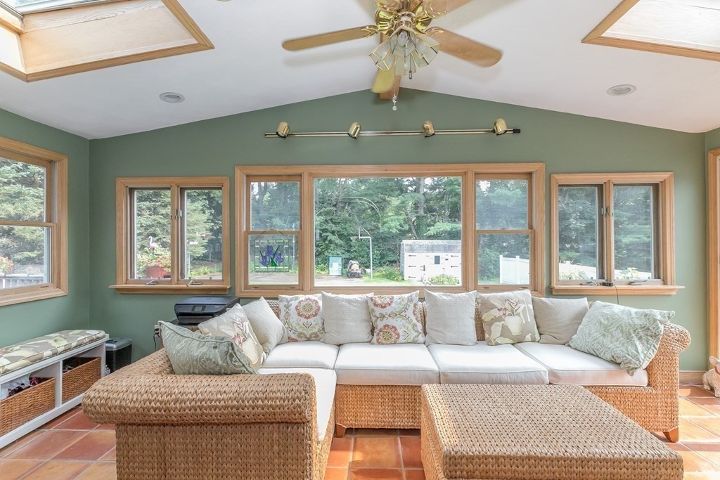 14 Lasallette Road, Unit 14 Billerica, MA 01821 - Photo 3 of 34