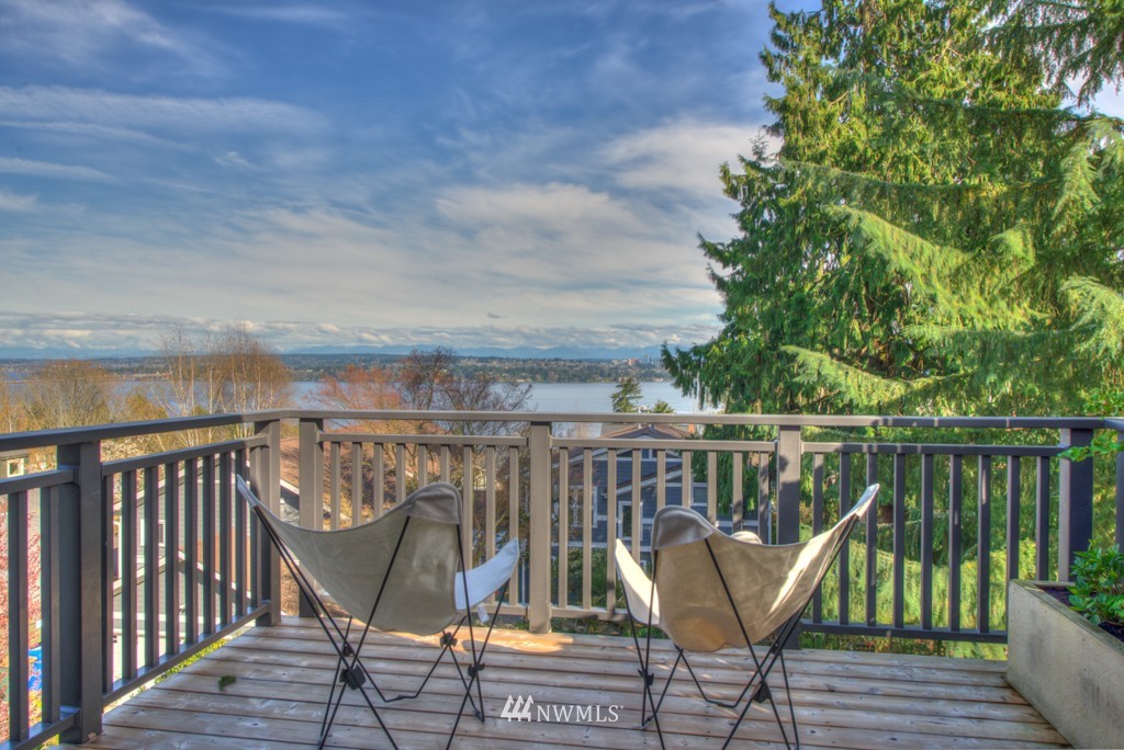 1514 36th Avenue Seattle, WA 98122 - Photo 3 of 25