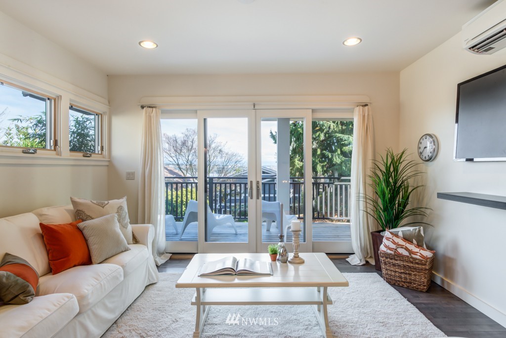 1514 36th Avenue Seattle, WA 98122 - Photo 8 of 25
