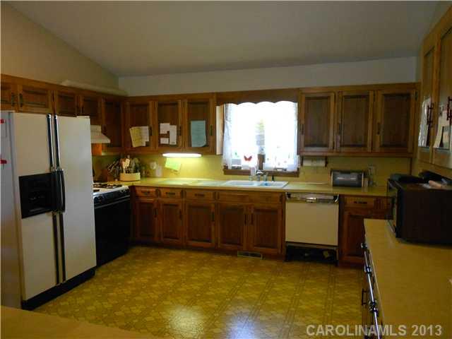 424 Lee Pierce Road Marshville, NC 28103 - Photo 4 of 16 Gallery Image 4